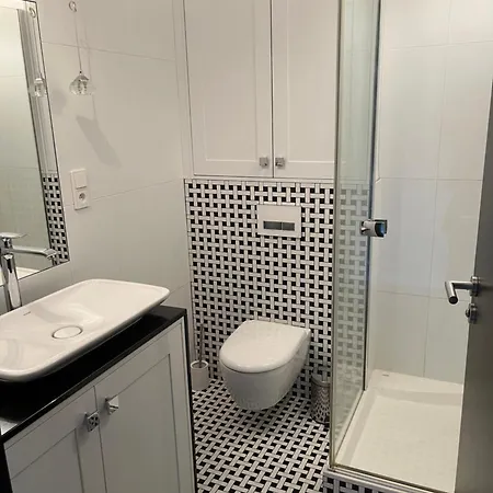 Modern Flat Close To The * سفينويتشي